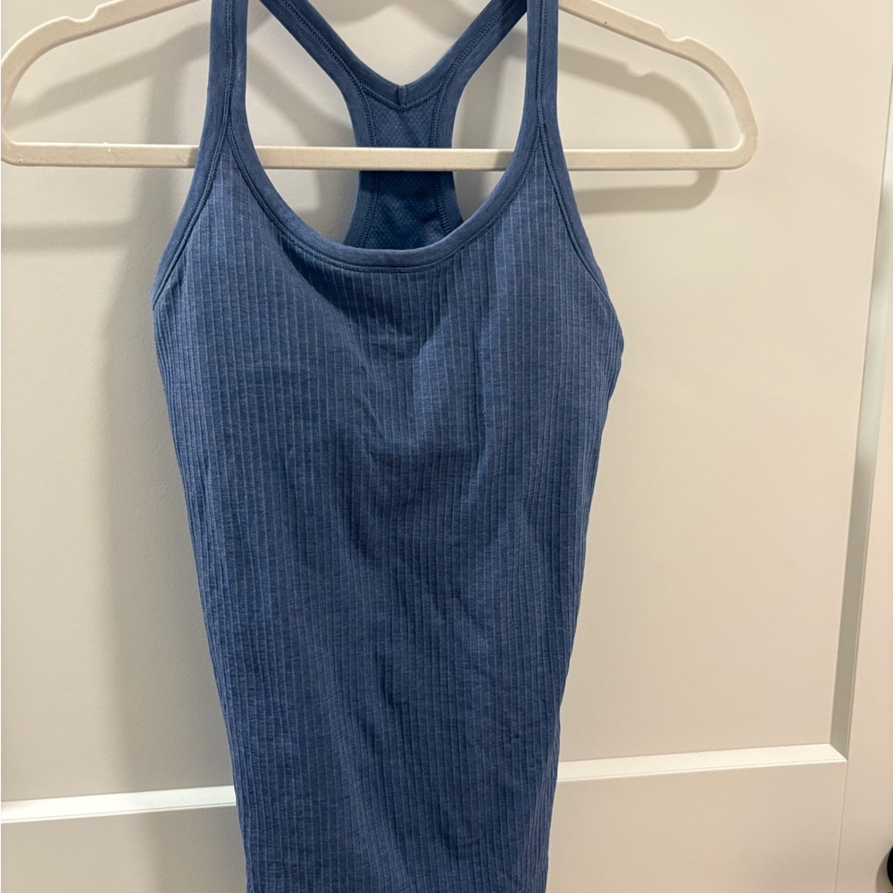 Lululemon Size 4 Tank,Align pants SE (4) Beanie NWT & Xs LS EEUC-
45$ each